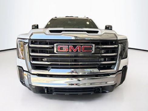 Used 2026 GMC Sierra 2500 SLT w/ SLT Convenience Package AWD/4WD image 2