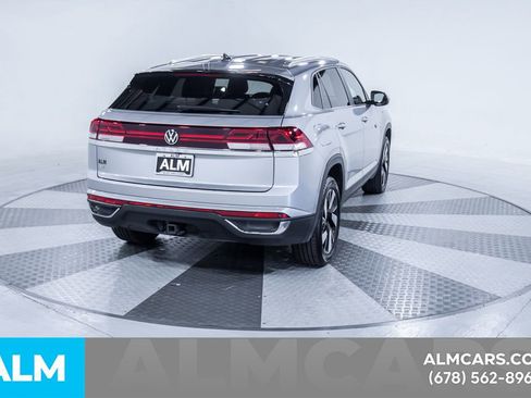 Used 2024 Volkswagen Atlas Cross Sport SE image 9