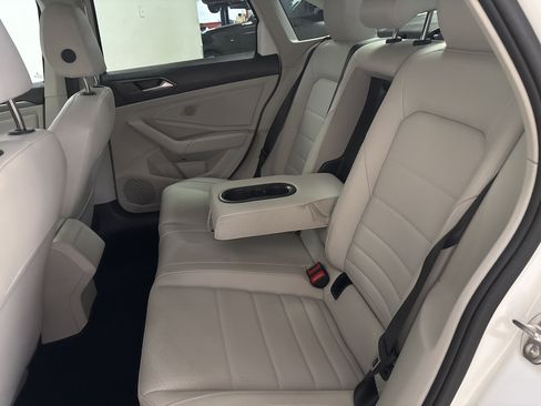 Used 2024 Volkswagen Jetta SE w/ Panoramic Sunroof Package image 24