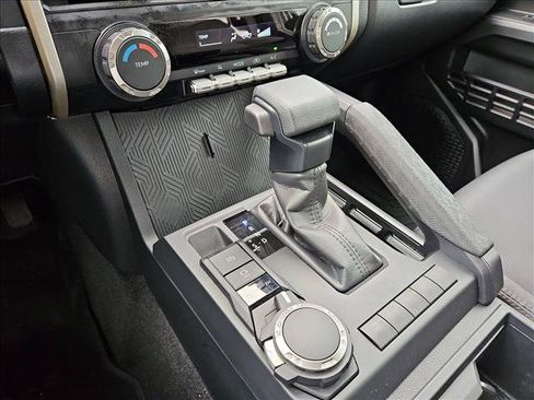 Used 2025 Toyota Tacoma SR AWD/4WD image 11