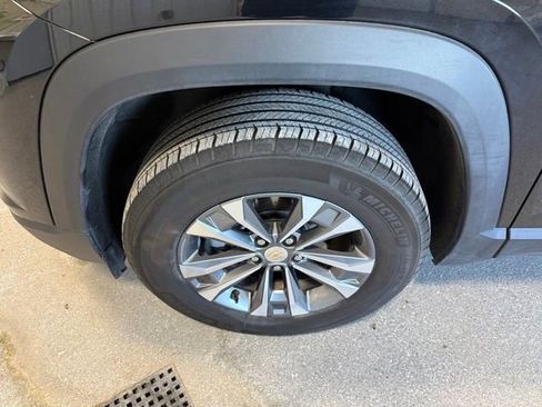 Used 2025 Chevrolet Equinox LT image 12