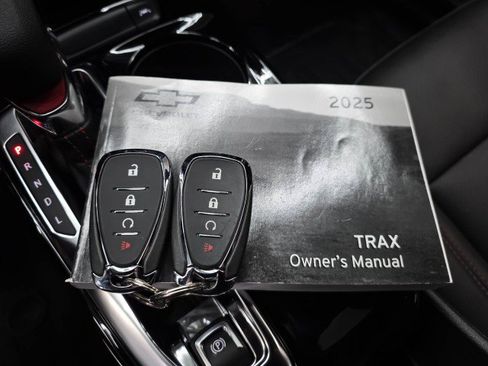 Used 2025 Chevrolet Trax RS w/ Driver Confidence Package FWD image 39