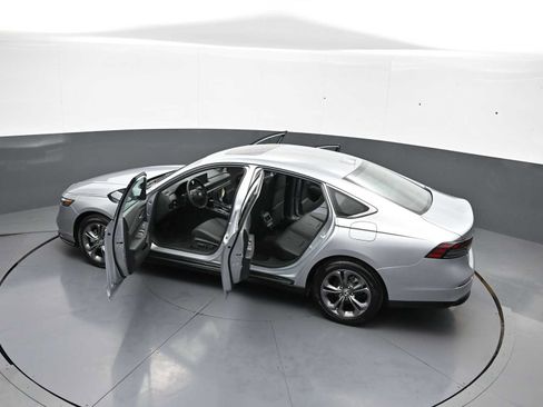Used 2025 Honda Accord EX-L image 43