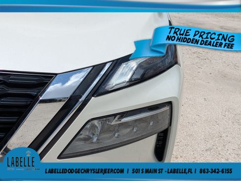 Used 2023 Nissan Rogue SV FWD image 9