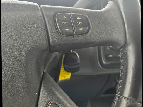 Used 2007 Chevrolet Silverado 2500 LT w/ Heavy-Duty Power Package image 19