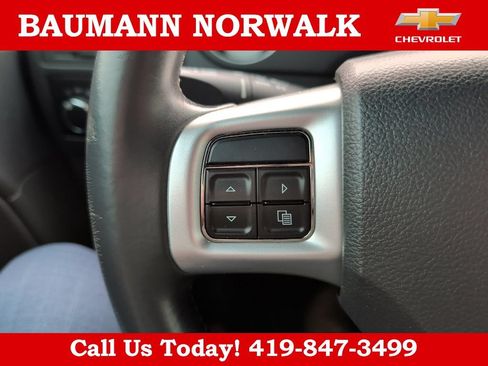 Used 2013 Dodge Challenger SXT RWD image 23