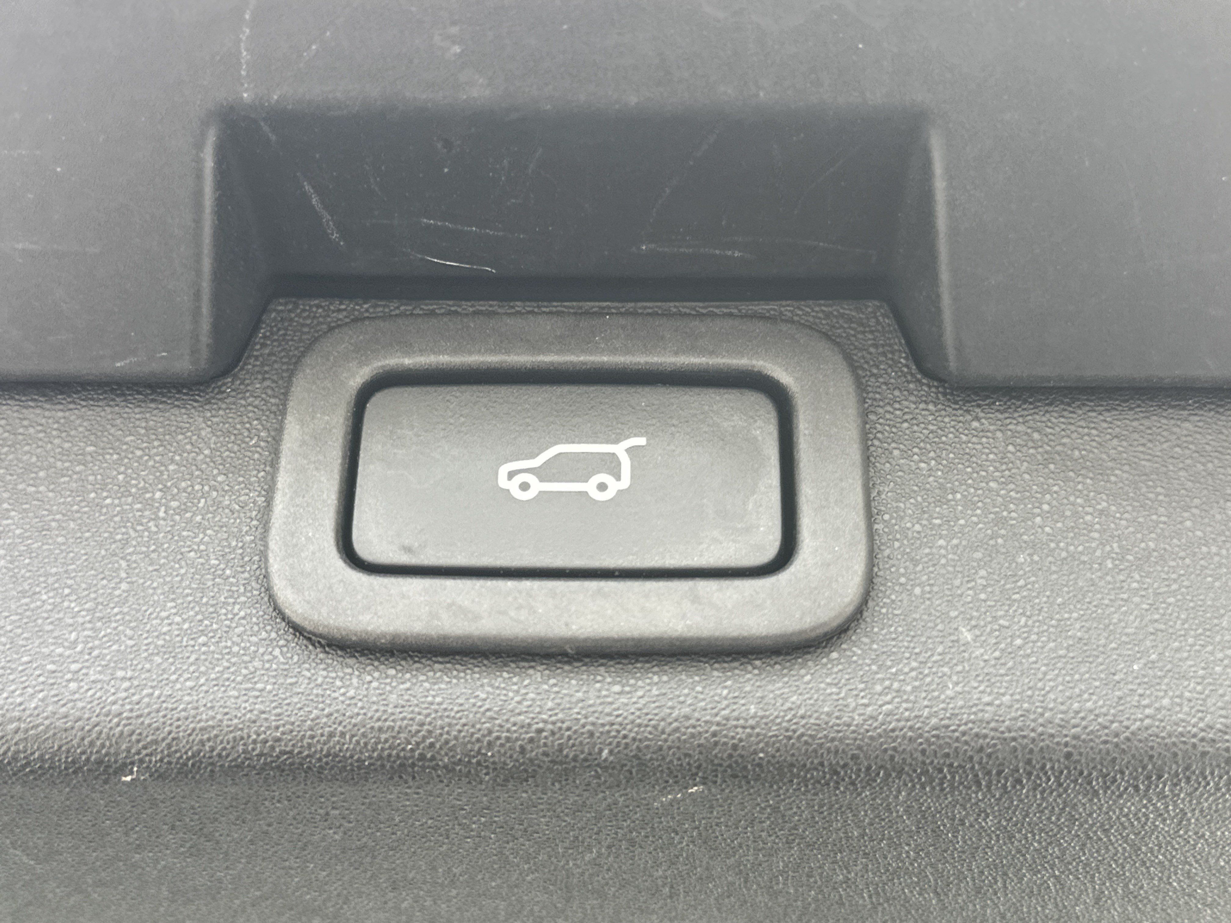 Used 2018 Land Rover Discovery HSE AWD/4WD image 15