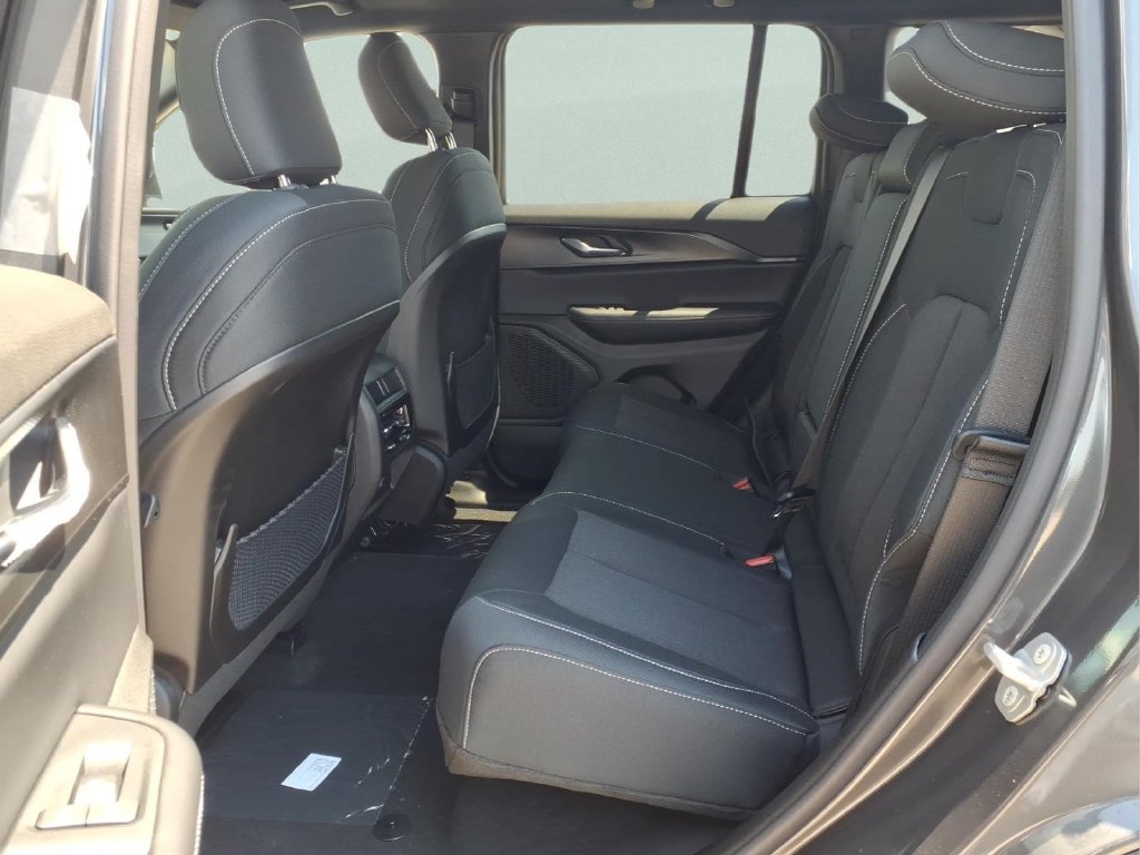 New 2026 Jeep Grand Cherokee Laredo AWD/4WD image 10