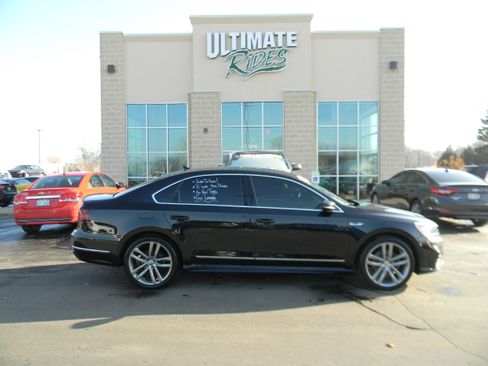 Used 2017 Volkswagen Passat 1.8T R-Line w/ R-Line Lighting Package image 1