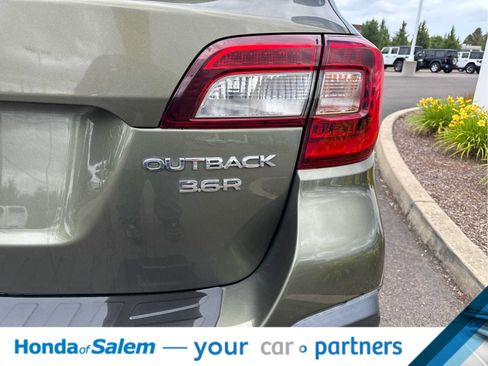 Used 2018 Subaru Outback 3.6R Touring w/ Protection Package #1 AWD/4WD image 7