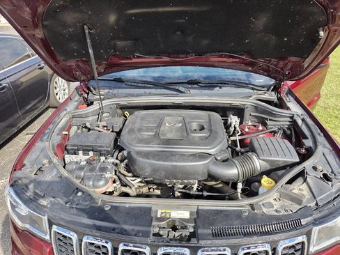 Used 2018 Jeep Grand Cherokee Laredo image 9