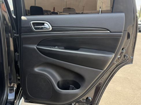 Used 2019 Jeep Grand Cherokee Limited AWD/4WD image 24