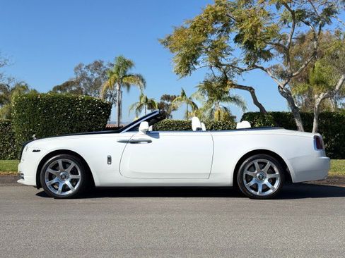 Used 2018 Rolls-Royce Dawn image 4
