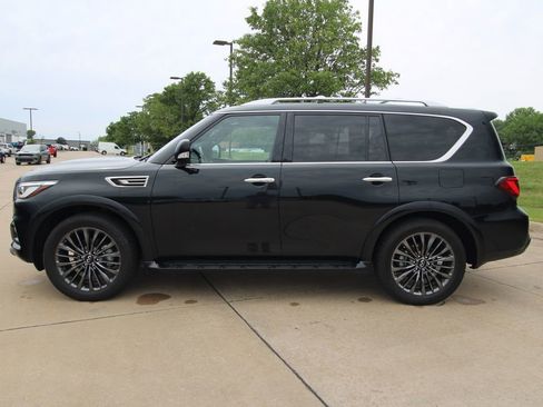 Used 2024 INFINITI QX80 Sensory AWD/4WD image 17