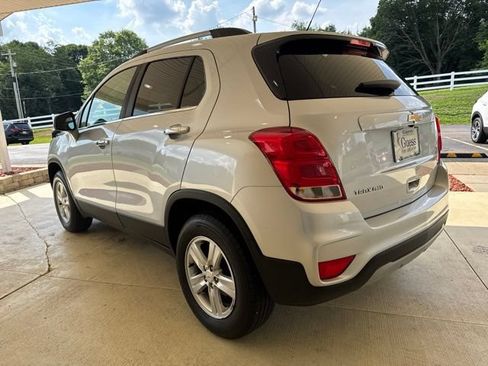 Used 2018 Chevrolet Trax LT w/ LT Convenience Package AWD/4WD image 9