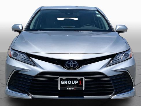 Used 2022 Toyota Camry XLE FWD image 4