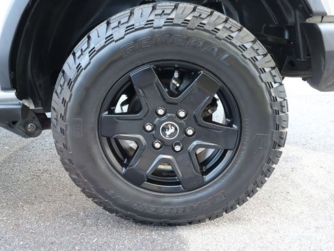 Used 2022 Ford Bronco Black Diamond image 12