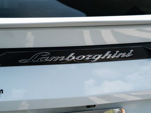 Used 2019 Lamborghini Urus AWD/4WD image 17