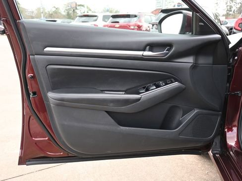 Used 2023 Nissan Altima 2.5 SV image 14