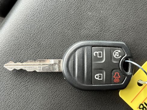 Used 2015 Ford F250 Lariat w/ Chrome Package image 28