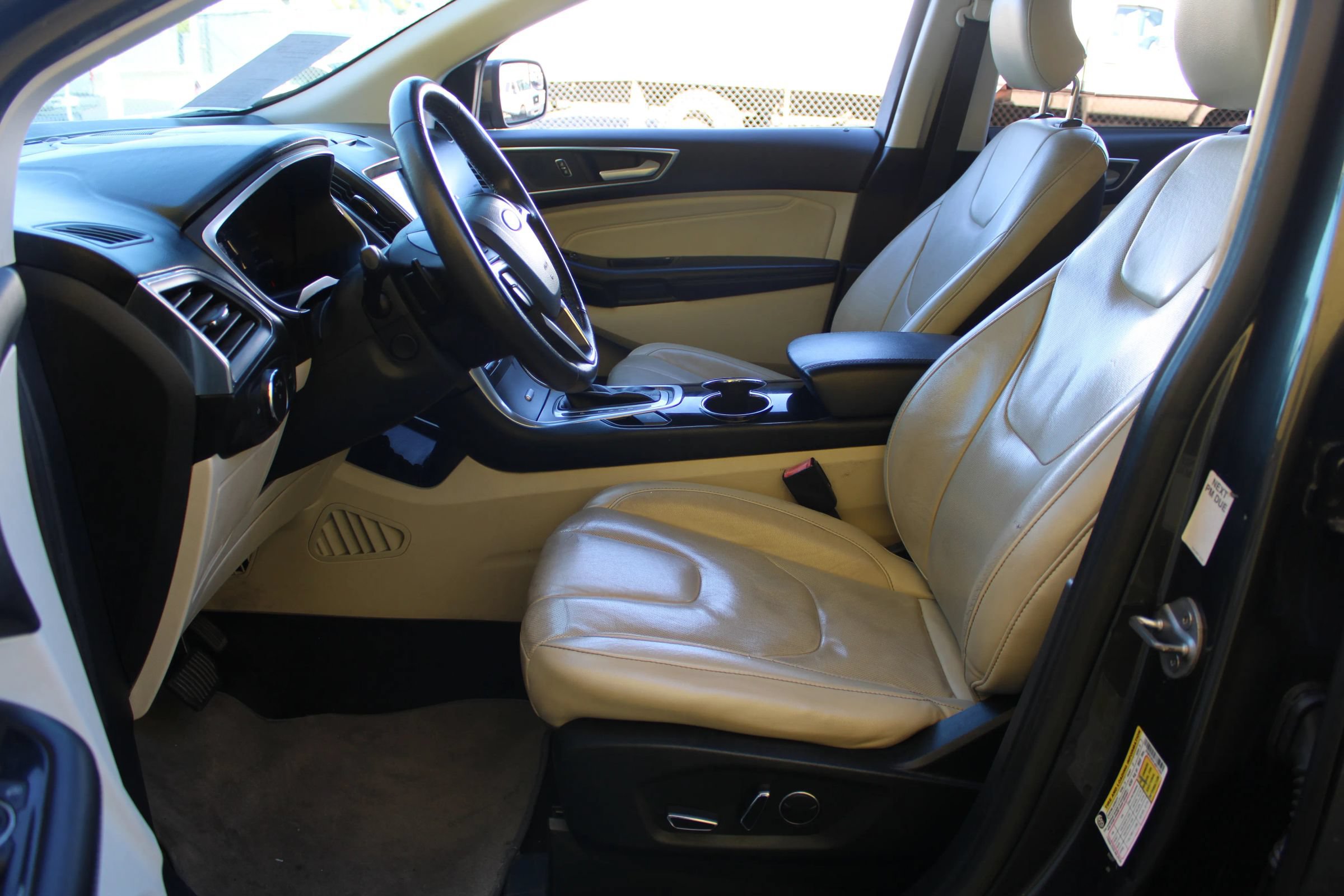 Used 2018 Ford Edge Titanium FWD image 8