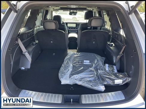 New 2026 Hyundai Palisade Calligraphy FWD image 12