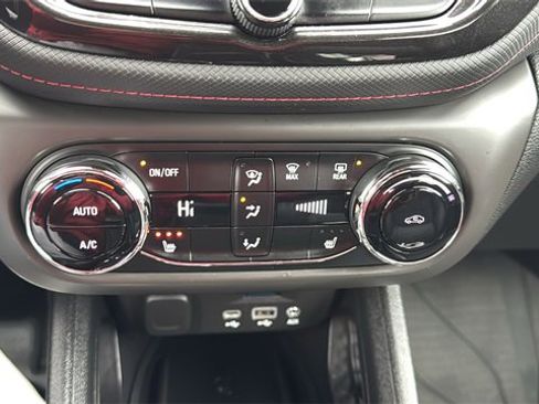 Used 2021 Chevrolet TrailBlazer RS w/ Technology Package image 25