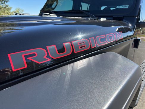Used 2020 Jeep Gladiator Rubicon w/ Dual Top Group AWD/4WD image 16