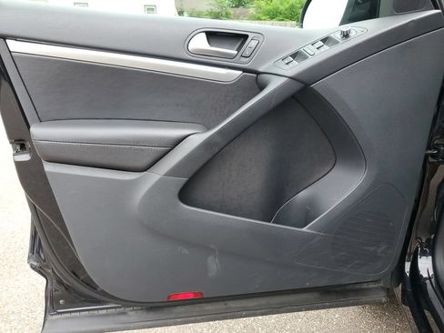 Used 2013 Volkswagen Tiguan SEL FWD image 13
