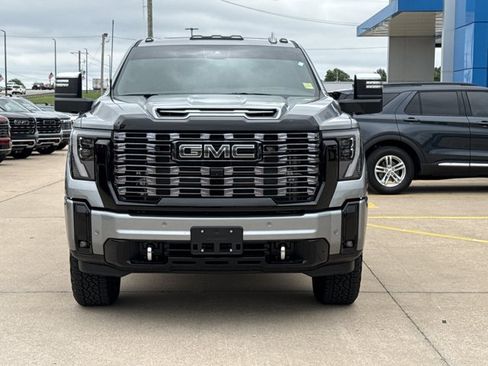 Used 2026 GMC Sierra 3500 Denali Ultimate w/ Snow Plow Prep/Camper Package AWD/4WD image 12