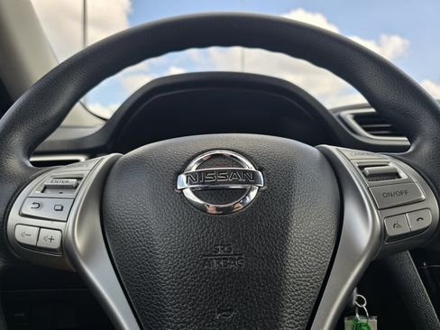 Used 2016 Nissan Rogue S AWD/4WD image 23