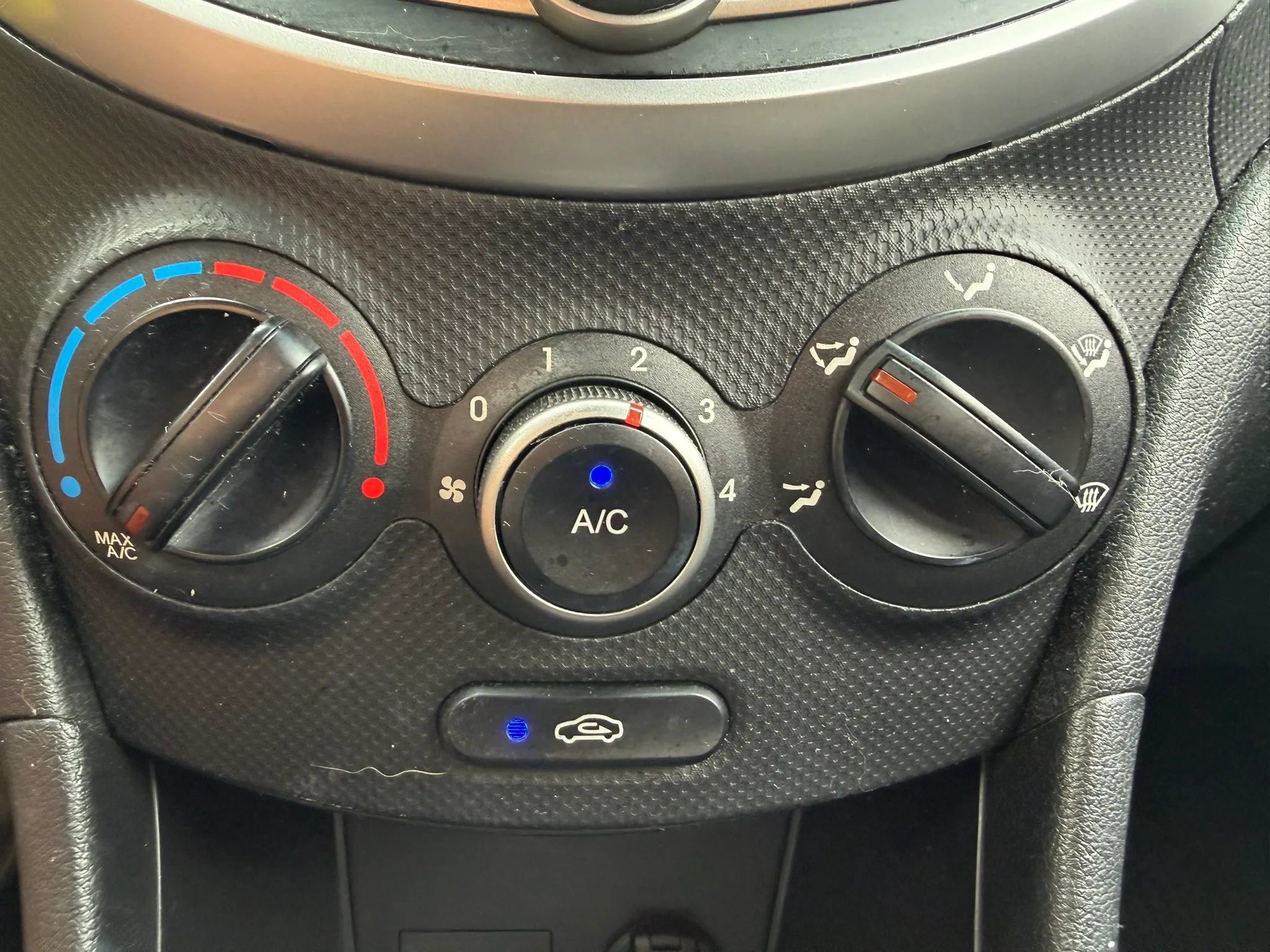 Used 2017 Hyundai Accent SE FWD image 40