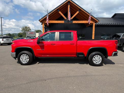 Used 2024 Chevrolet Silverado 2500 LT AWD/4WD image 25