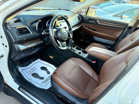 Used 2018 Subaru Outback 3.6R Touring AWD/4WD image 12