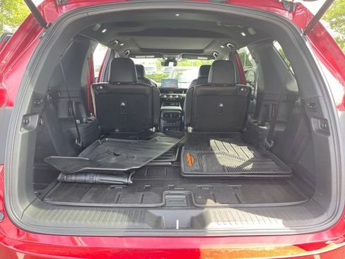 Used 2025 Honda Pilot TrailSport image 16