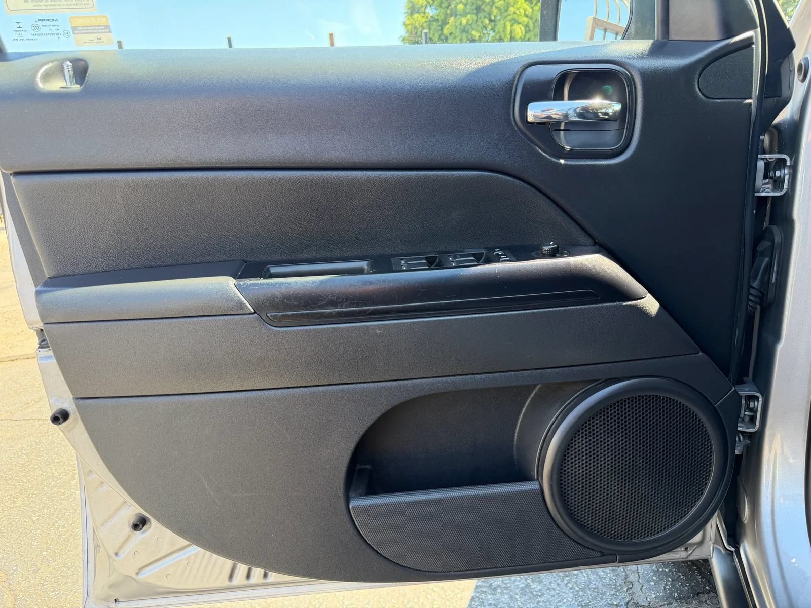 Used 2016 Jeep Patriot Latitude FWD image 24