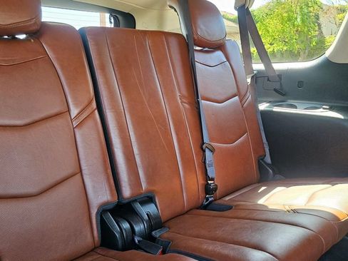 Used 2015 Cadillac Escalade ESV Premium AWD/4WD image 26