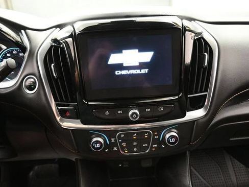 Used 2020 Chevrolet Traverse LT w/ LT Premium Package FWD image 10
