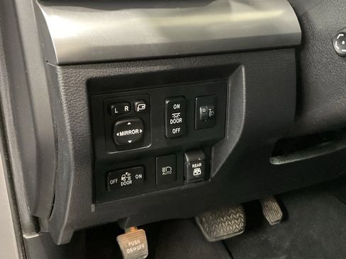 Used 2021 Toyota Tundra Platinum image 8