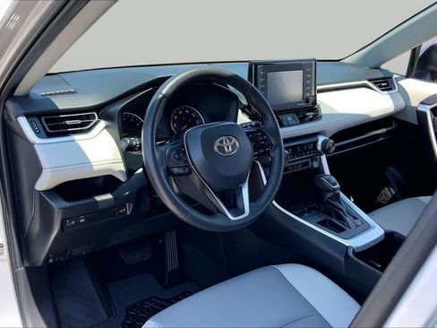 Used 2022 Toyota RAV4 XLE Premium FWD image 17
