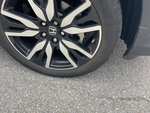 Used 2022 Honda Pilot Touring image 5