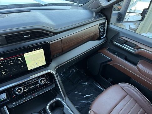 Used 2024 GMC Sierra 3500 Denali Ultimate image 28