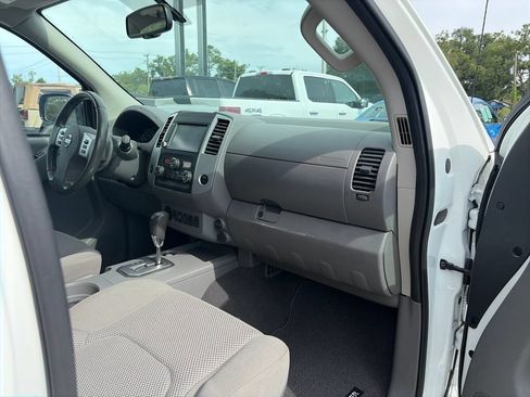 Used 2021 Nissan Frontier SV RWD image 10
