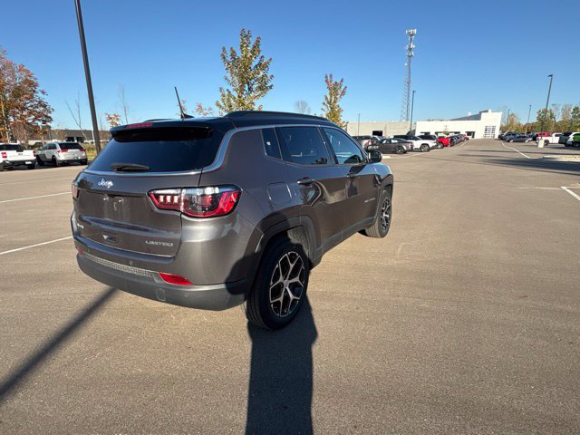 Used 2024 Jeep Compass Limited AWD/4WD image 5