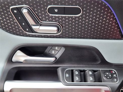 New 2026 Mercedes-Benz GLB 250 4MATIC image 11