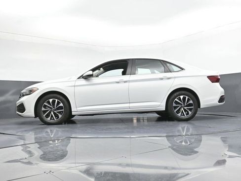 Used 2024 Volkswagen Jetta S image 27