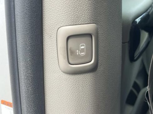 Used 2016 Kia Sedona EX FWD image 21