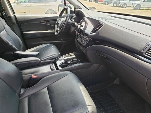 Used 2019 Honda Pilot Touring image 19