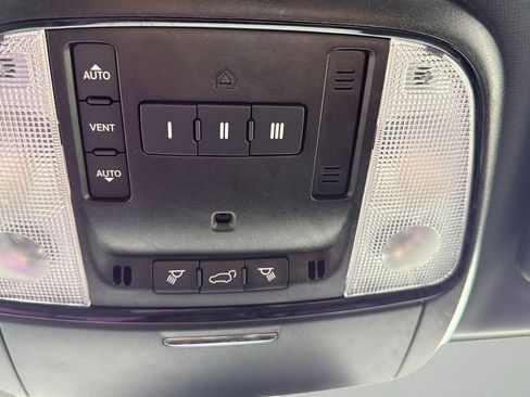 Used 2023 Dodge Durango GT image 37