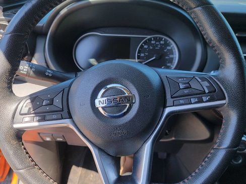 Used 2019 Nissan Kicks SR w/ SR Premium Package FWD image 23